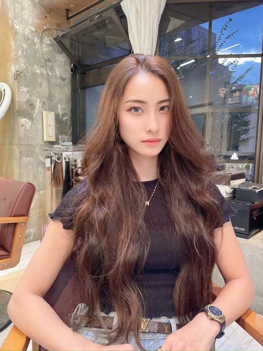 ロング カラー ベージュカラー 韓国風ヘア レイヤーカット 髪質改善／ストレート 宮武　湧斗のヘアスタイル