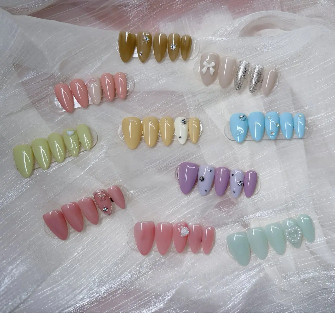 ネイル オーロラネイル チークネイル フットネイル フレンチネイル ジェルネイル ハンドネイル Havi Nailsのネイルデザイン