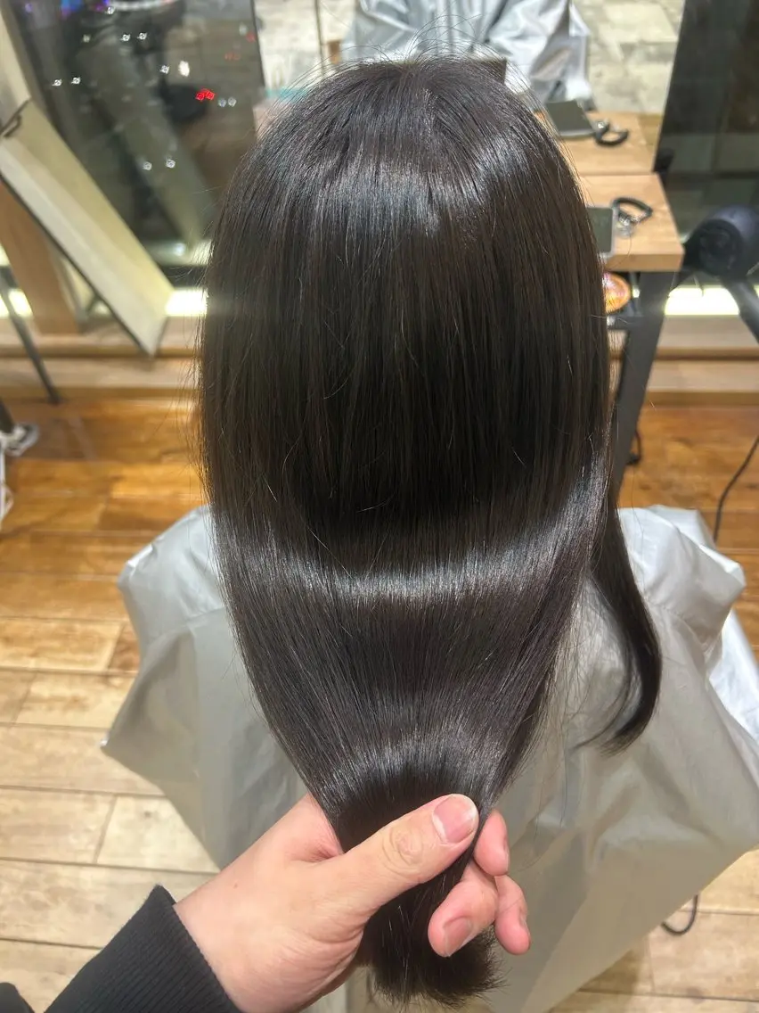 ロング カラー グレージュ ヘアカラー トリートメント ヘッドスパ 透明感カラー 大工廻あすやのヘアスタイル