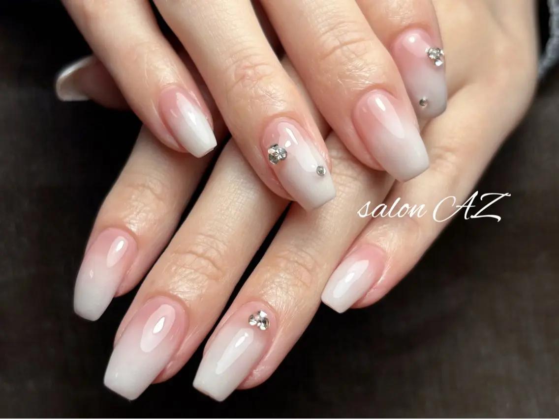 ネイル アートネイル 長さ出し フットネイル フレンチネイル ジェルネイル ハンドネイル salon AZのネイルデザイン