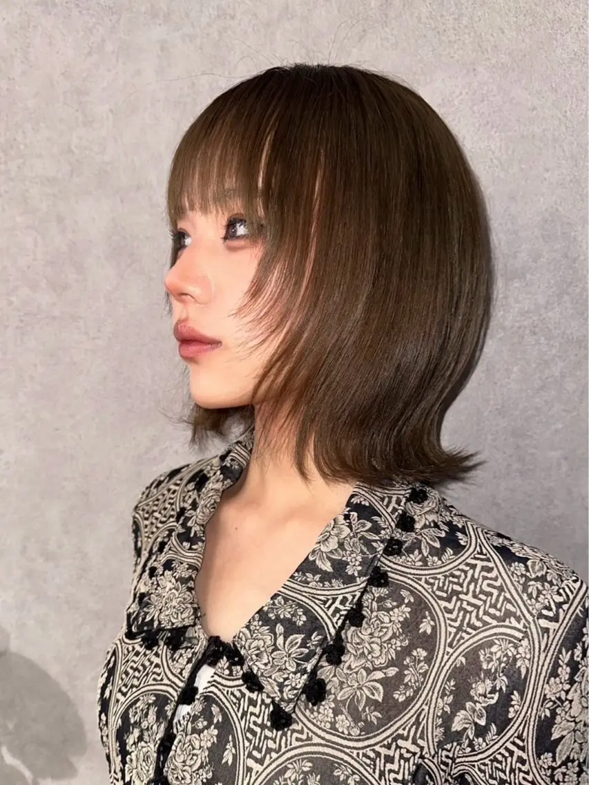 ショート カラー ダブルカラー イヤリングカラー ハイライトカラー ハイトーンカラー インナーカラー カット ヘアカラー 透明感/艶カラー 🫧 ユイナのヘアスタイル