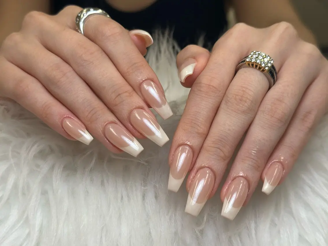 ネイル チークネイル ドット フレンチネイル グラデーション 韓国ネイル ハンドネイル Lisa Nail Salonのネイルデザイン