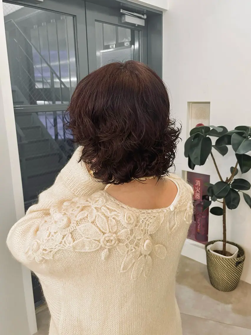 ショート パーマ 渡邊 百咲のヘアスタイル