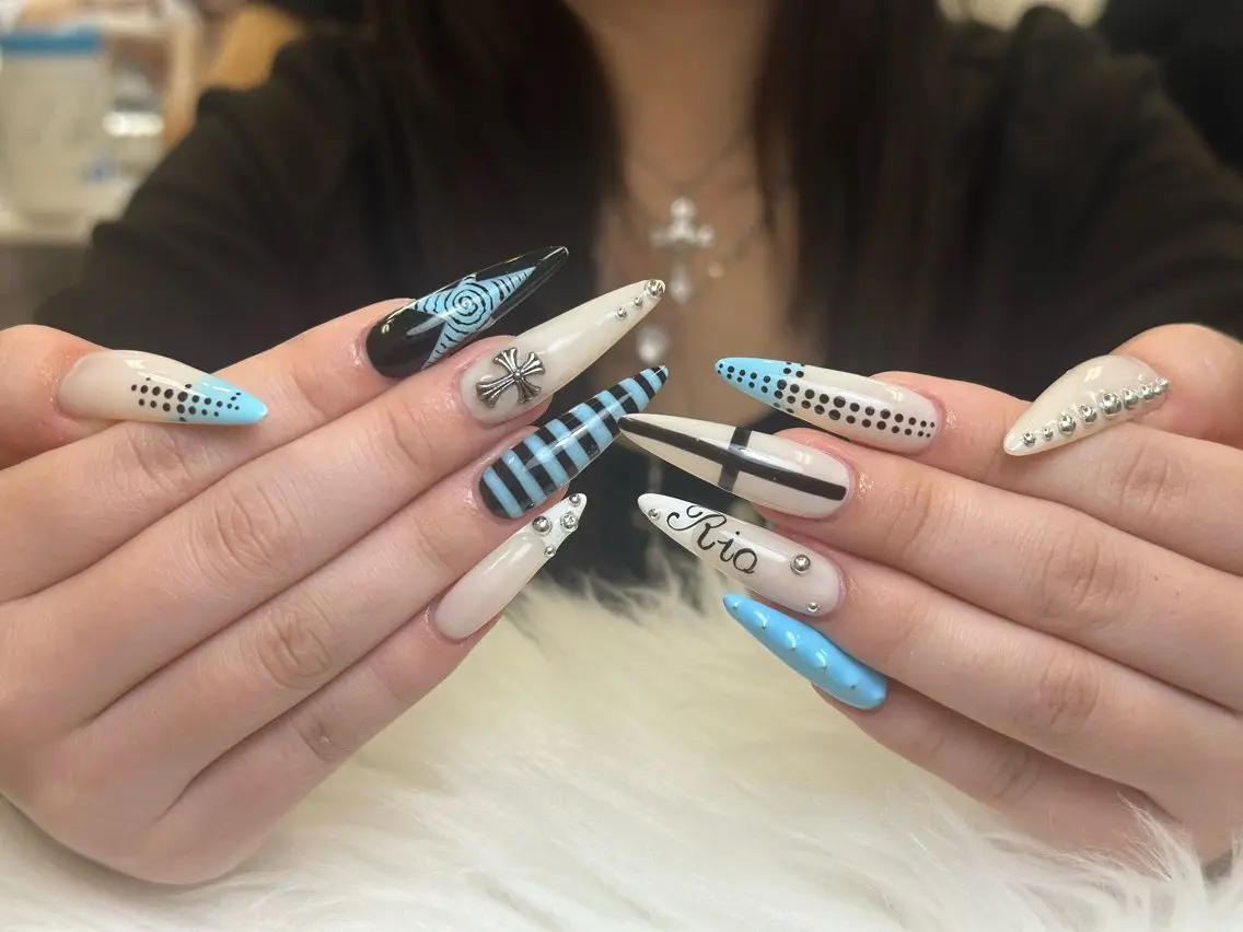 ネイル アートネイル NIE NAIL Luxeのネイルデザイン