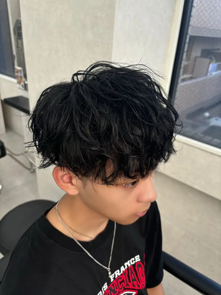 ショート メンズ マッシュ ✨️センターパート/ 曲がる縮毛矯正✨️のヘアスタイル
