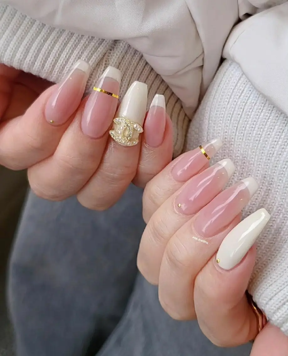 ネイル 持ち込み ニュアンスネイル ワンカラーネイル シンプルネイル 冬ネイル ハンドネイル 3dパーツ/流行り 👧shushu❤️のネイルデザイン