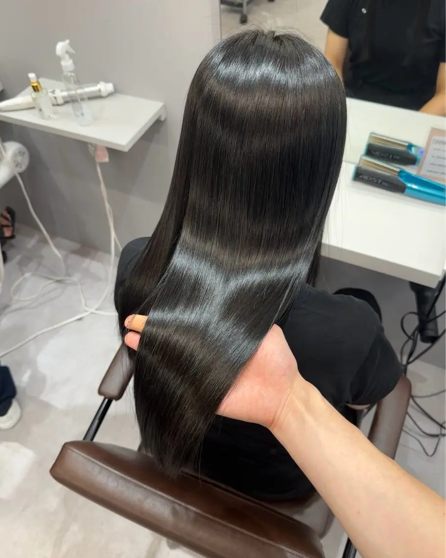 ロング 縮毛矯正 髪質改善× ブリーチなしyutoのヘアスタイル