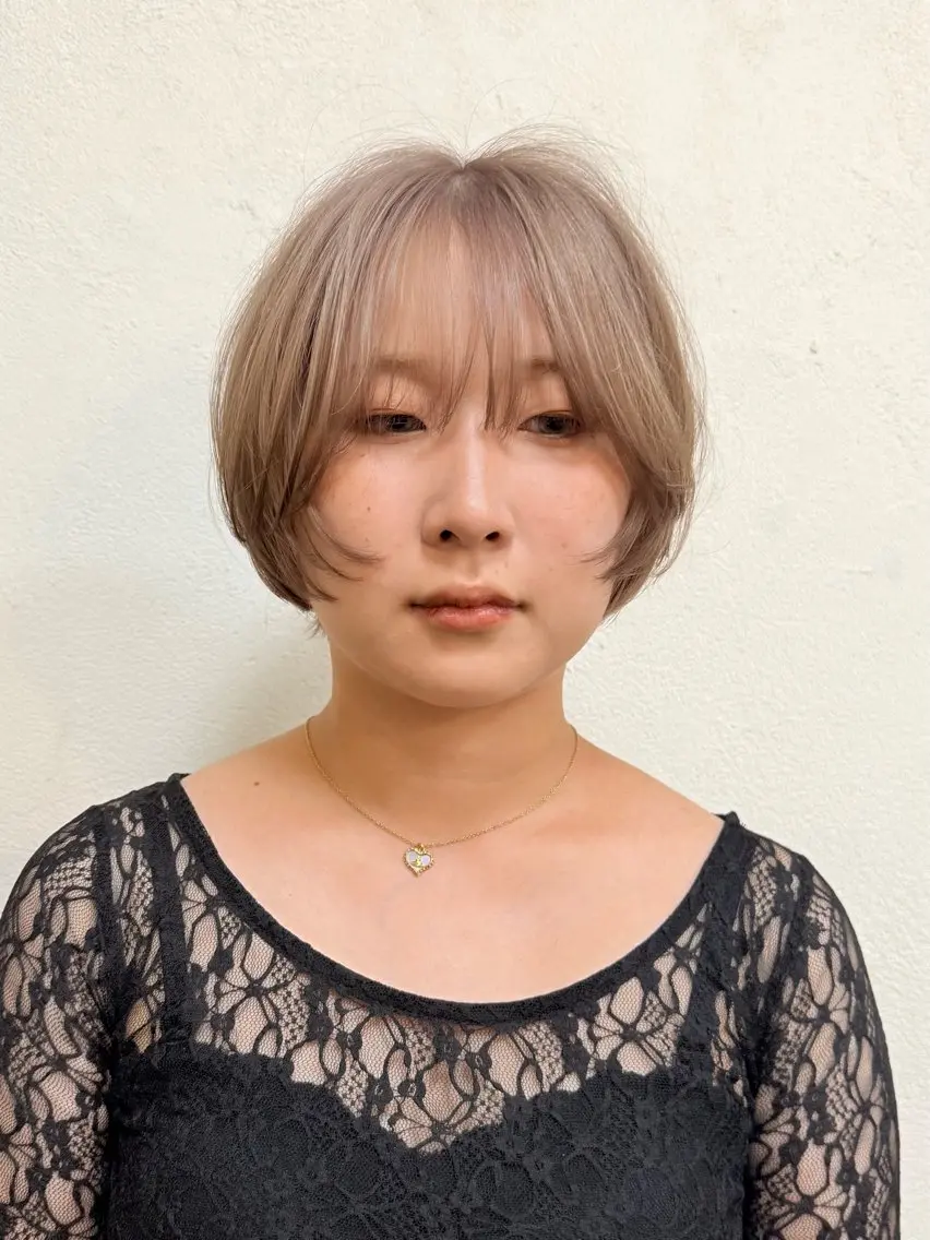 ショート カラー うる艶カラー× ハイトーン/miuのヘアスタイル