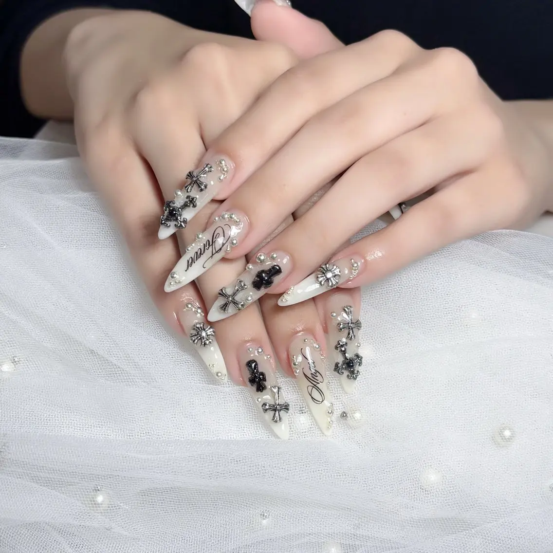 ネイル キラキラネイル 韓国ネイル マグネットネイル 夏ネイル ワンホンネイル ハンドネイル Sully Nail Labのネイルデザイン
