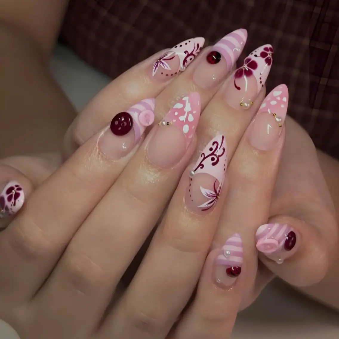 ネイル アートネイル ボルドー フラワーネイル フレンチネイル ジェルネイル ハンドネイル フットネイル Umee Nailのネイルデザイン