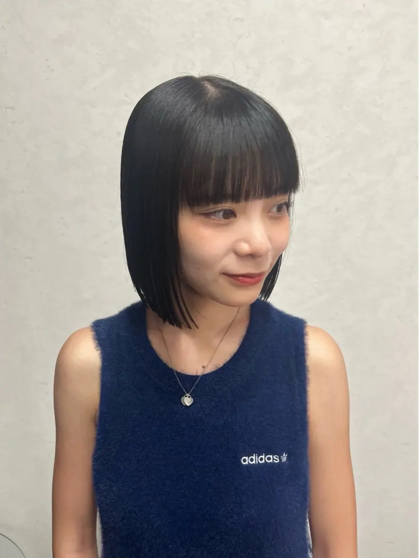 【イチオシ🎶うるツヤストンボブ👩🏻‍🦰💫】切りっぱなしボブカット➕縮毛矯正(ストレートパーマ)➕トリートメントの写真