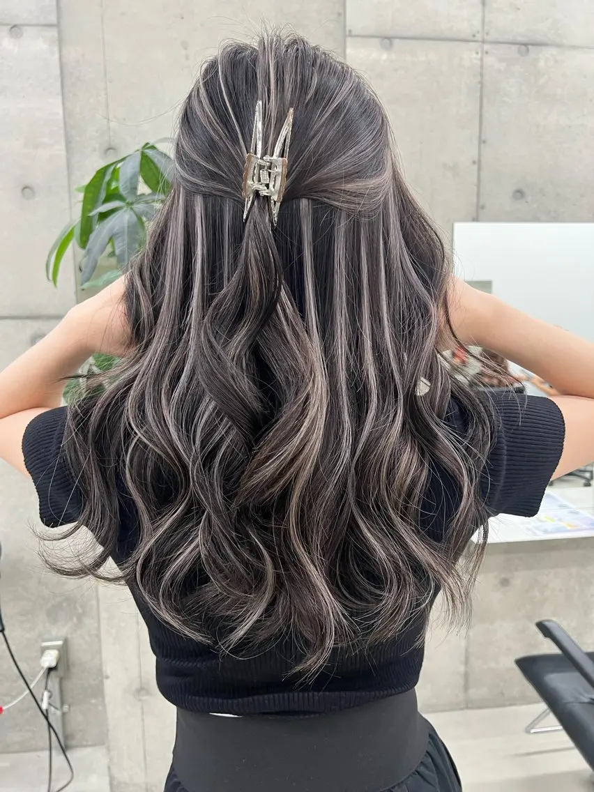 ロング カラー 齋藤 梨乃のヘアスタイル