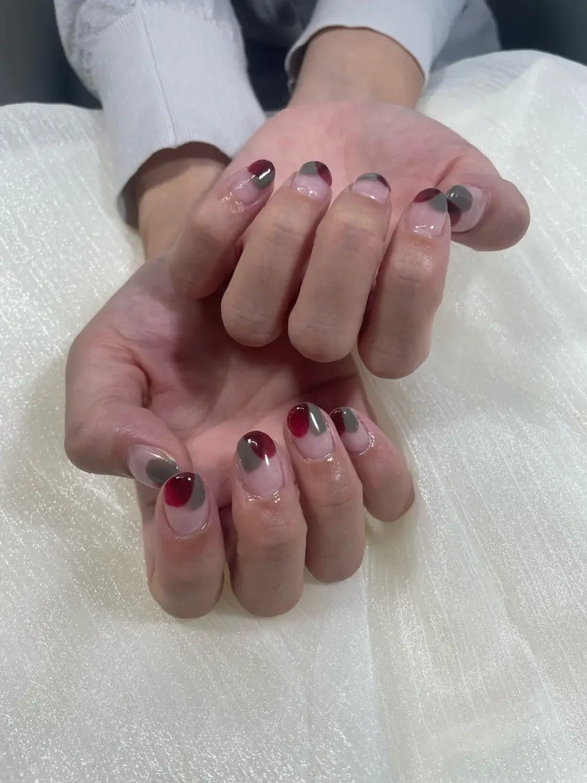 ネイル 赤色 ハンドネイル Knail COCOA🩵のネイルデザイン
