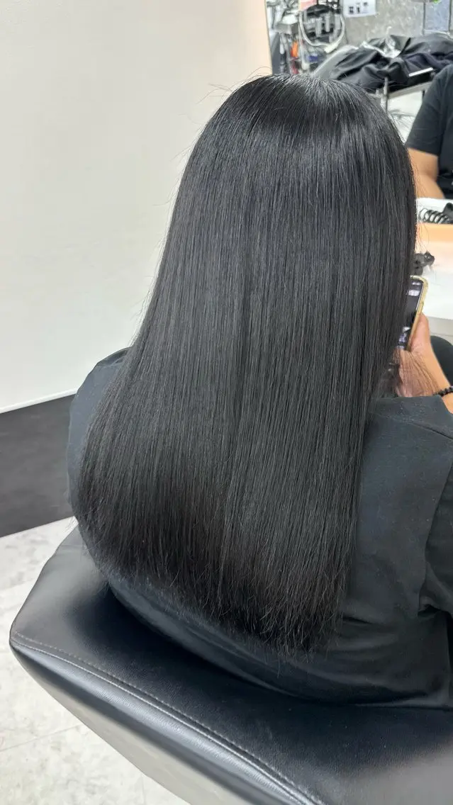 ロング ヘアカラー ALEAP owl Ainaのヘアスタイル