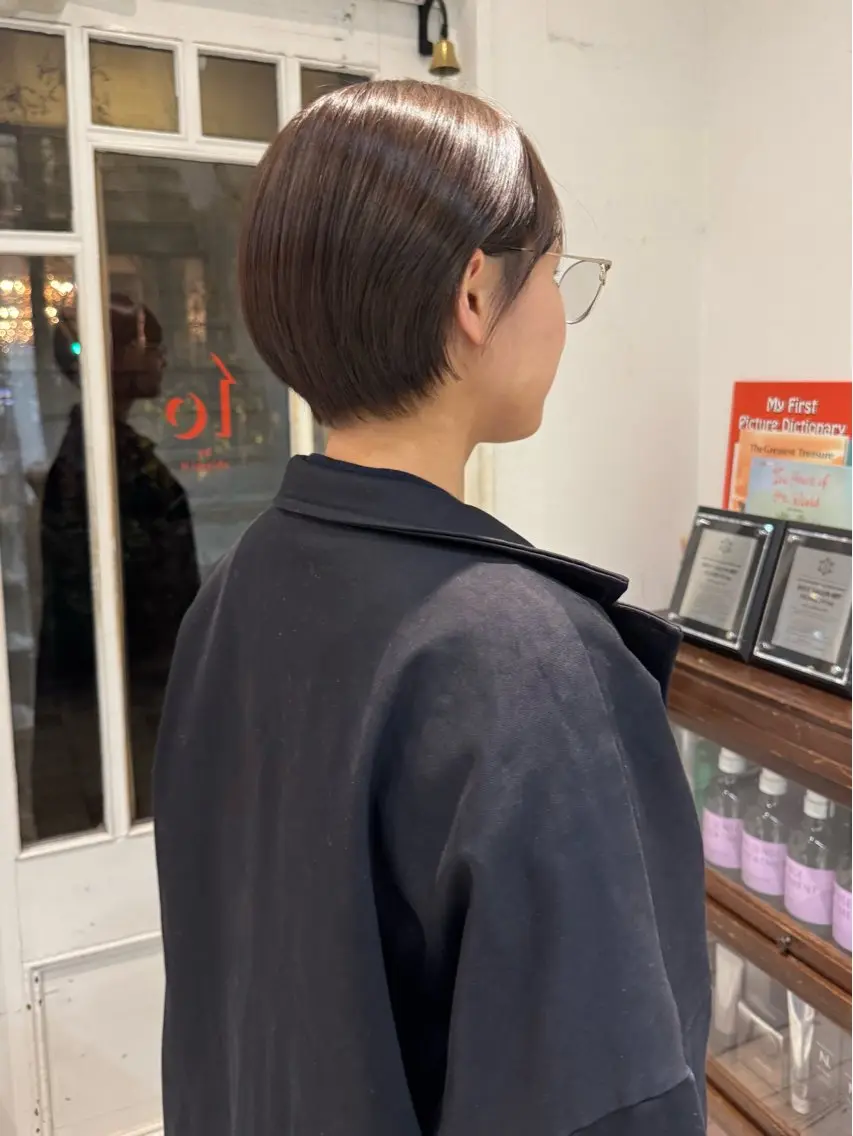 ショート カラー shiro.kobe 森彩華のヘアスタイル