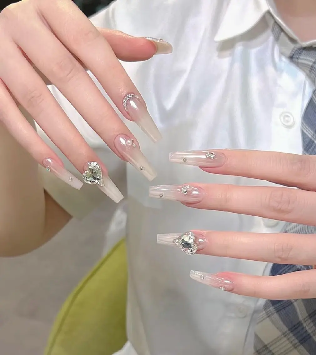 ネイル ミラーネイル UM Nail Salonのネイルデザイン