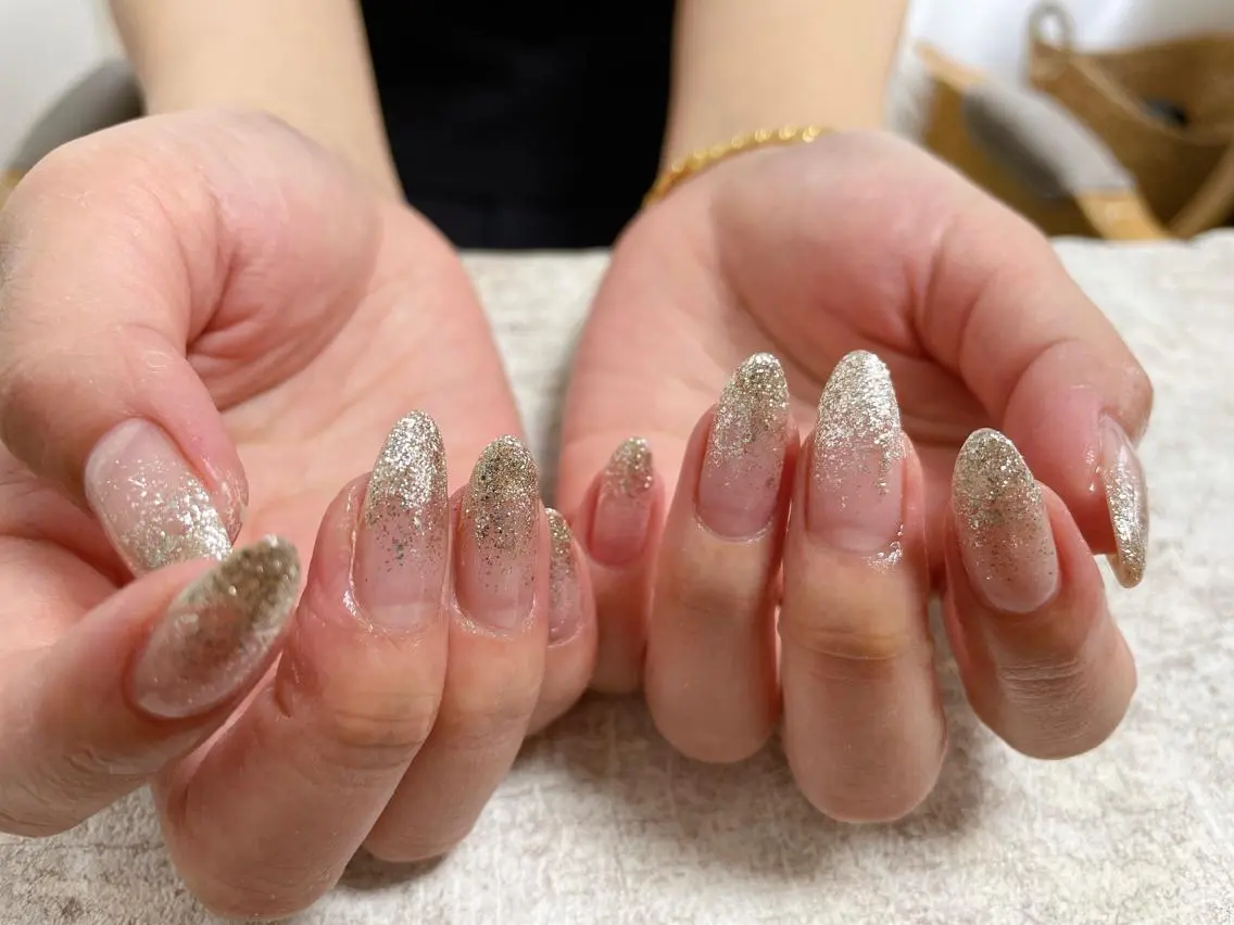 ネイル グラデーション ラメ(グリッター) ラメグラデーション mogunail &blowのネイルデザイン