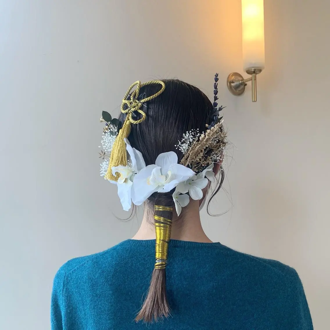セミロング ヘアアレンジ ヘアセット 本間 結衣のヘアスタイル