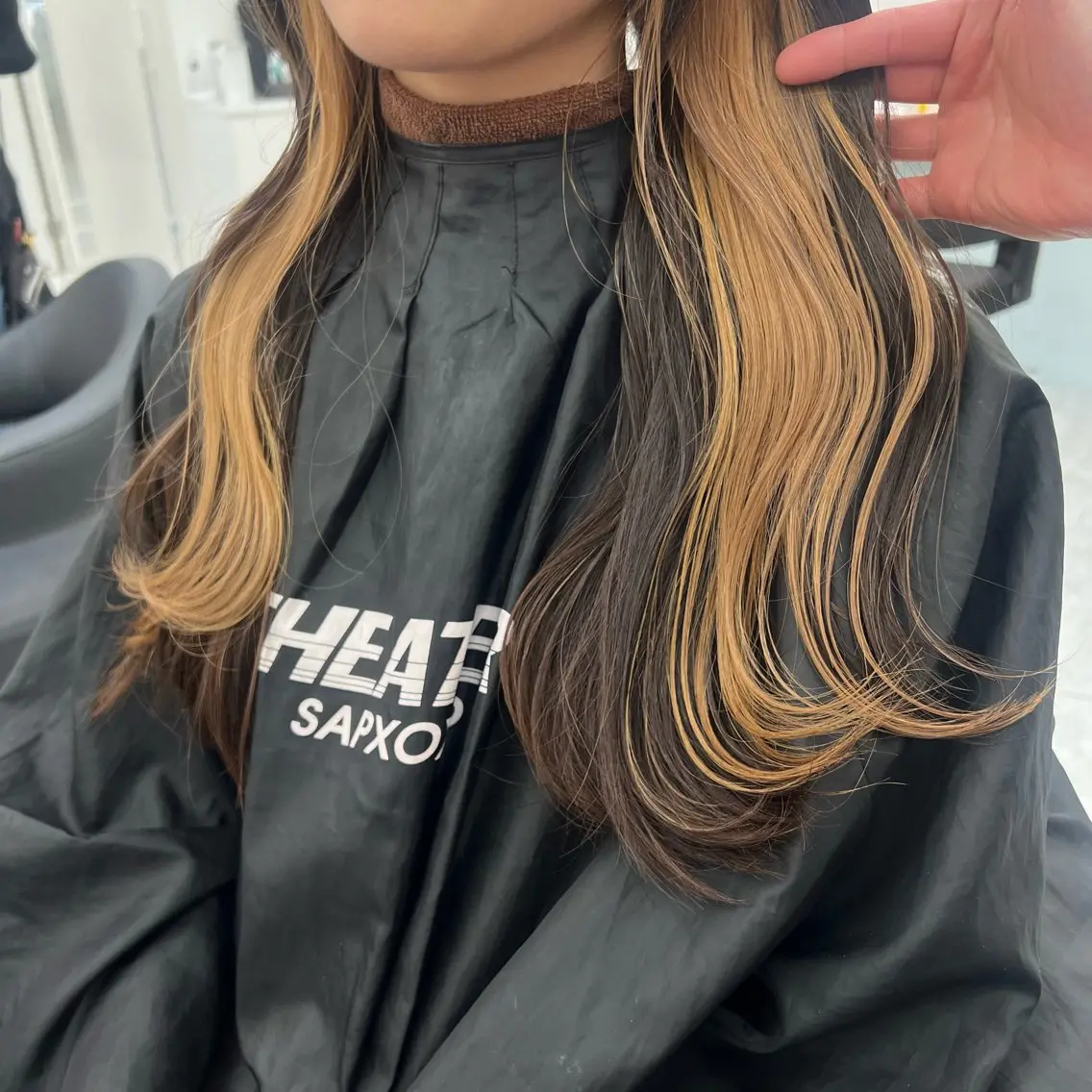 ロング カラー ヘアカラー トリートメント ヘッドスパ ヘアセット 韓国スタイル🇰🇷 トレンドレイヤー🪡のヘアスタイル