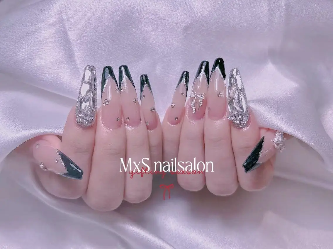 ネイル ハンドネイル ハンドケア MxS リィリィのネイルデザイン