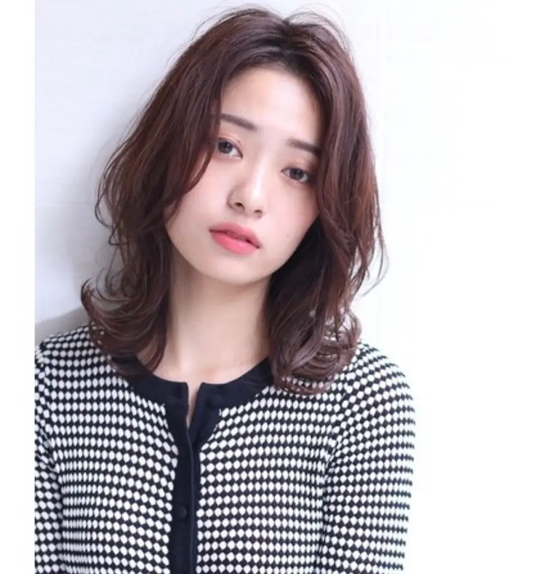 ミディアム 梶 久菜乃のヘアスタイル