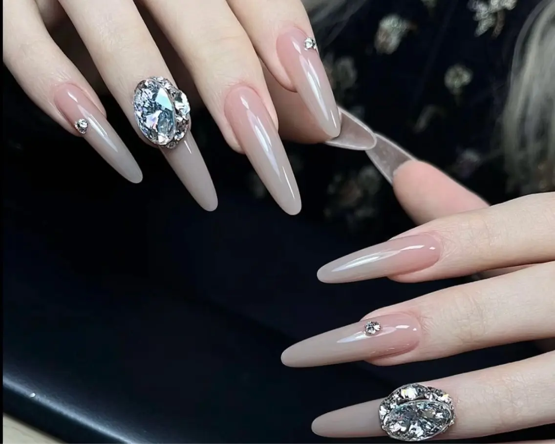 ネイル LUMI NAILのネイルデザイン
