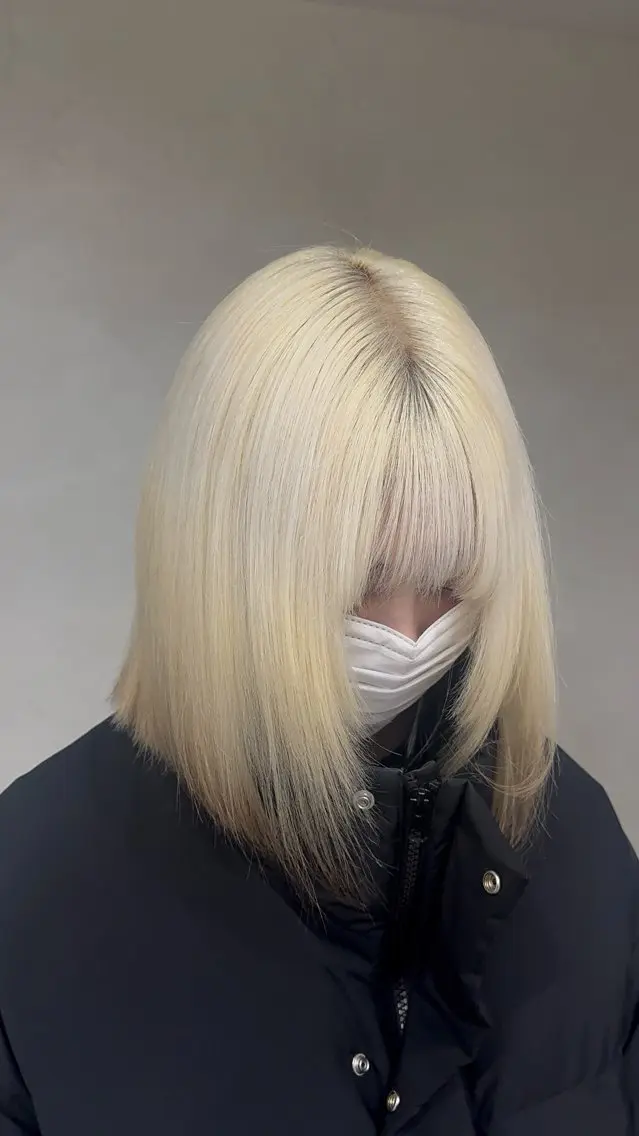 ミディアム カラー 抜きっぱなしブロンド ブロンド 宍戸 秀斗のヘアスタイル