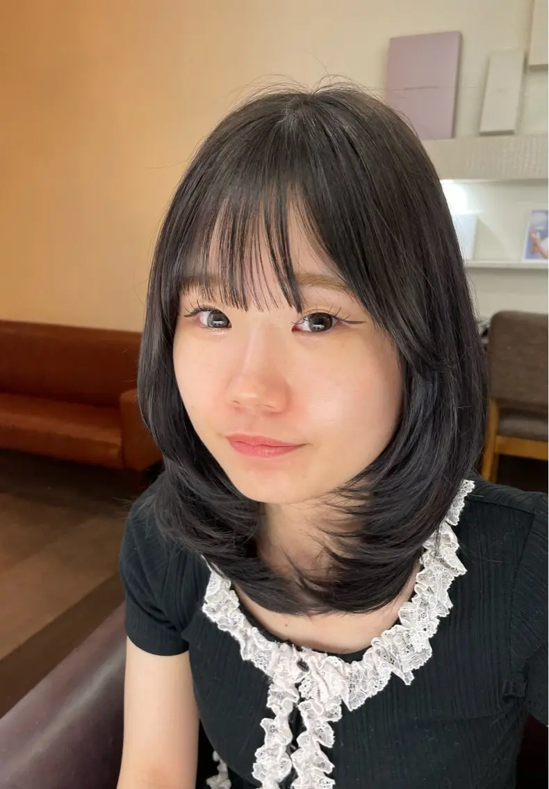 ミディアム レイヤーカット 堀 綾花のヘアスタイル