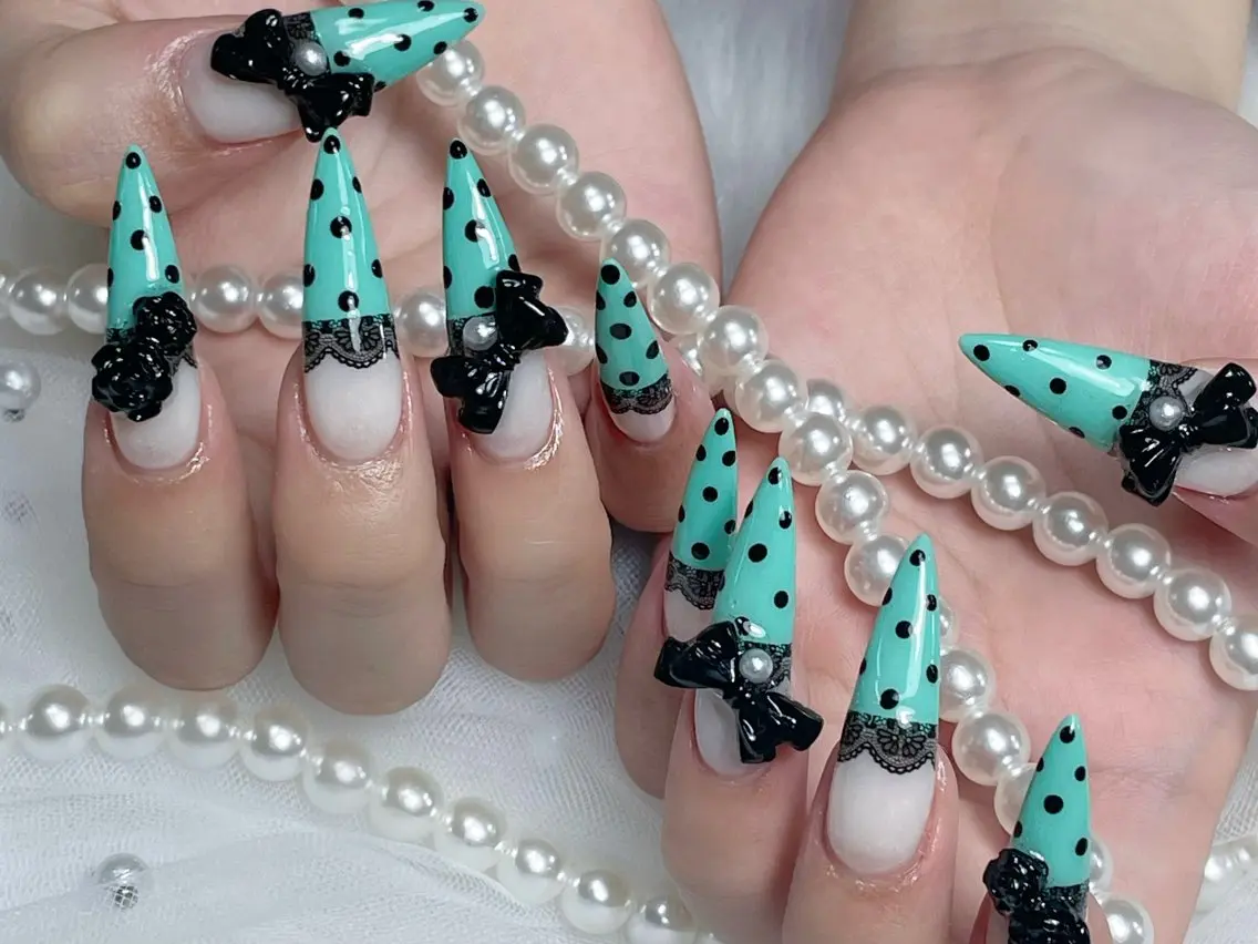 ネイル ジェルネイル キラキラネイル ロングネイル マグネットネイル 持ち込み ハンドネイル Sully Nail Labのネイルデザイン