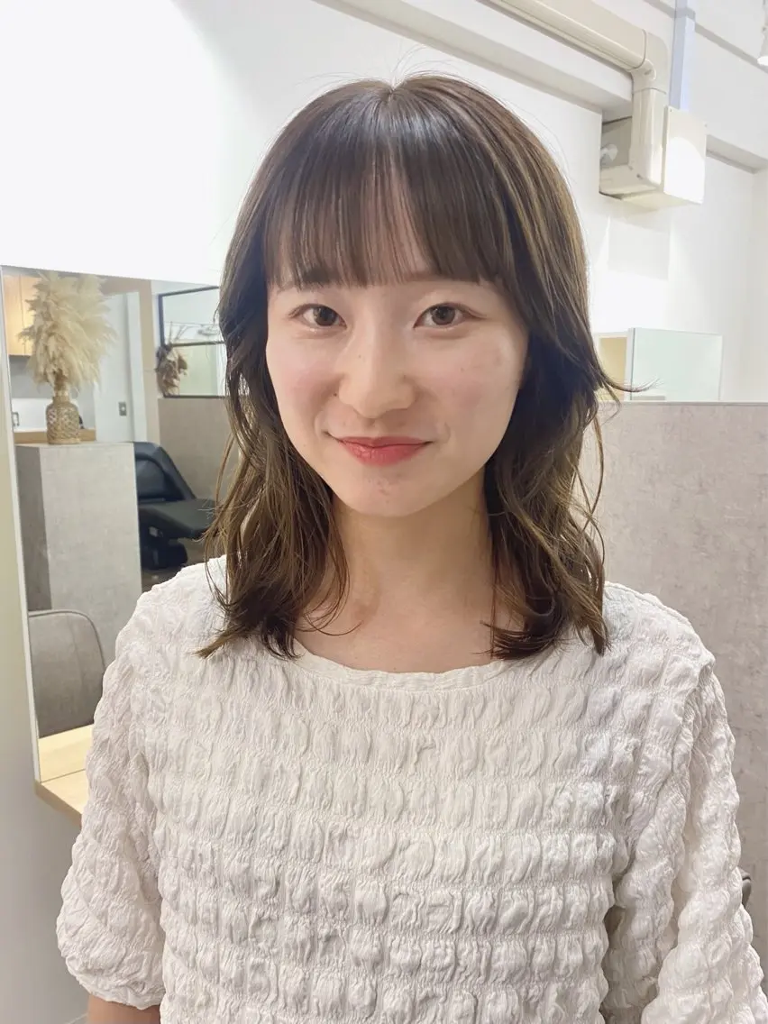 セミロング サトウ ナナのヘアスタイル