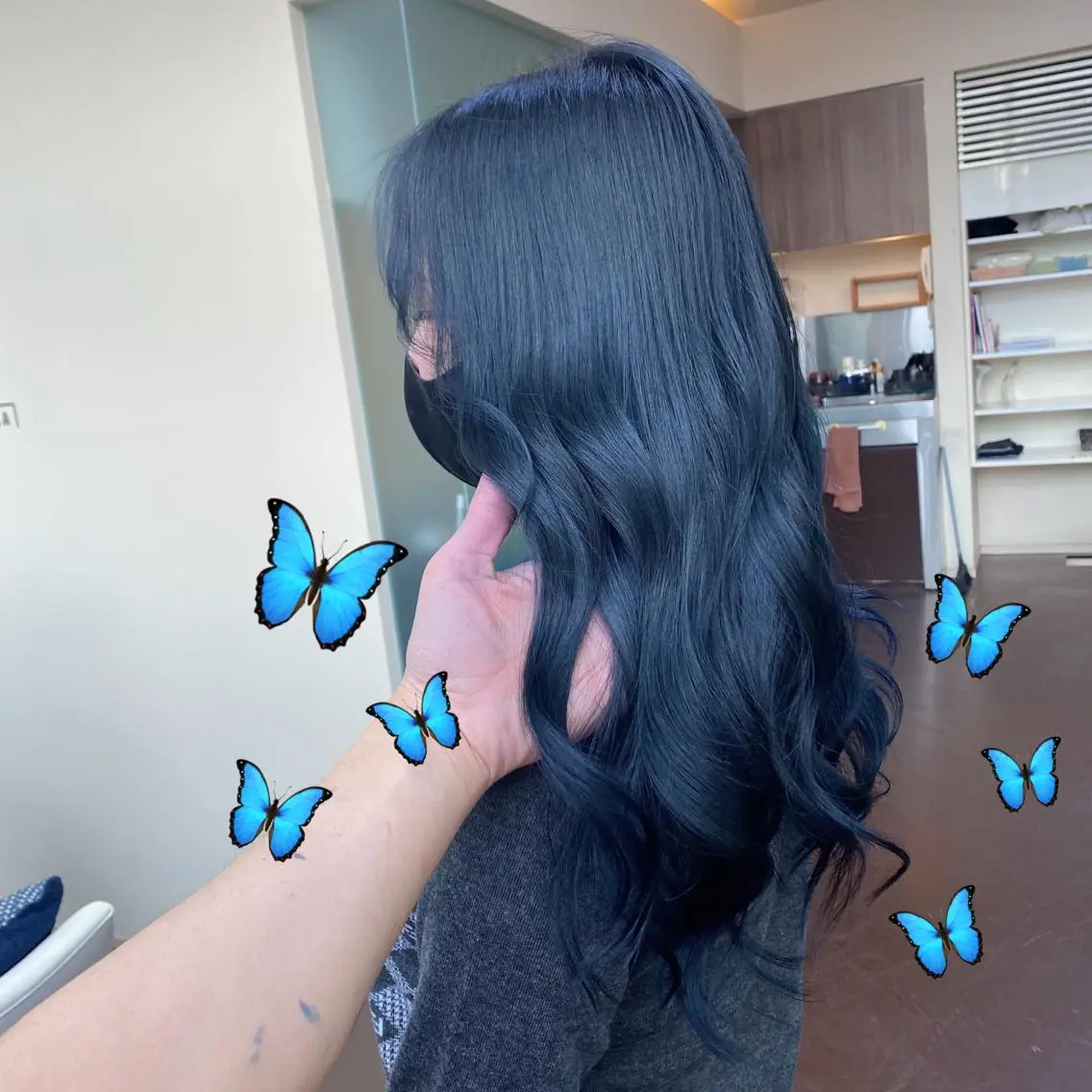 セミロング カラー 黒髪 ブルーカラー ブルーブラック 色落ちまで可愛い🧚 心斎橋hikaruのヘアスタイル