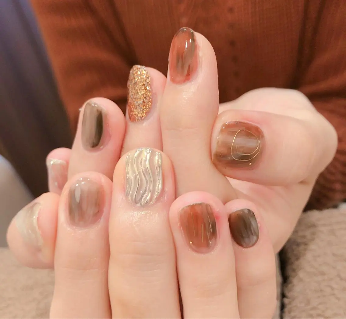 ネイル ミラーネイル BEBE BEAUTEのネイルデザイン