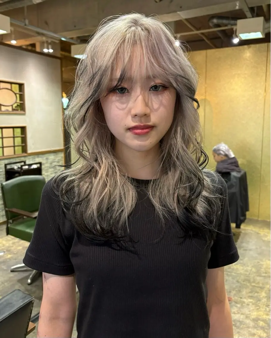 セミロング カット ヘアカラー 褒められる ハイトーン⭐️カノンのヘアスタイル