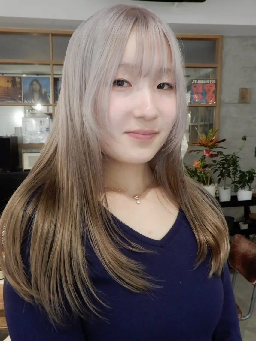 カラー ブロンド ホワイトブロンド 兼西 菜摘のヘアスタイル