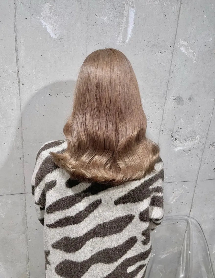 セミロング カラー ヘアカラー トリートメント ヘッドスパ ヘアセット ベージュカラー💖 やすひろのヘアスタイル