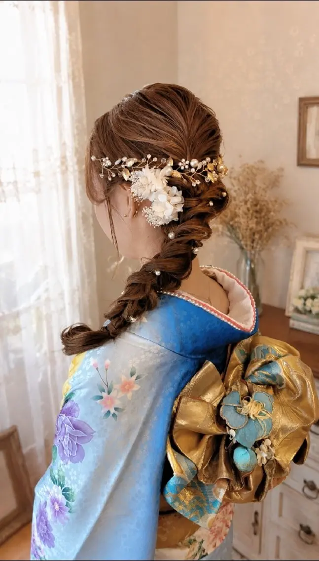ヘアアレンジ 成人式 着付け ヘアメイクサロン Red Lipps のマツエク・マツパデザイン