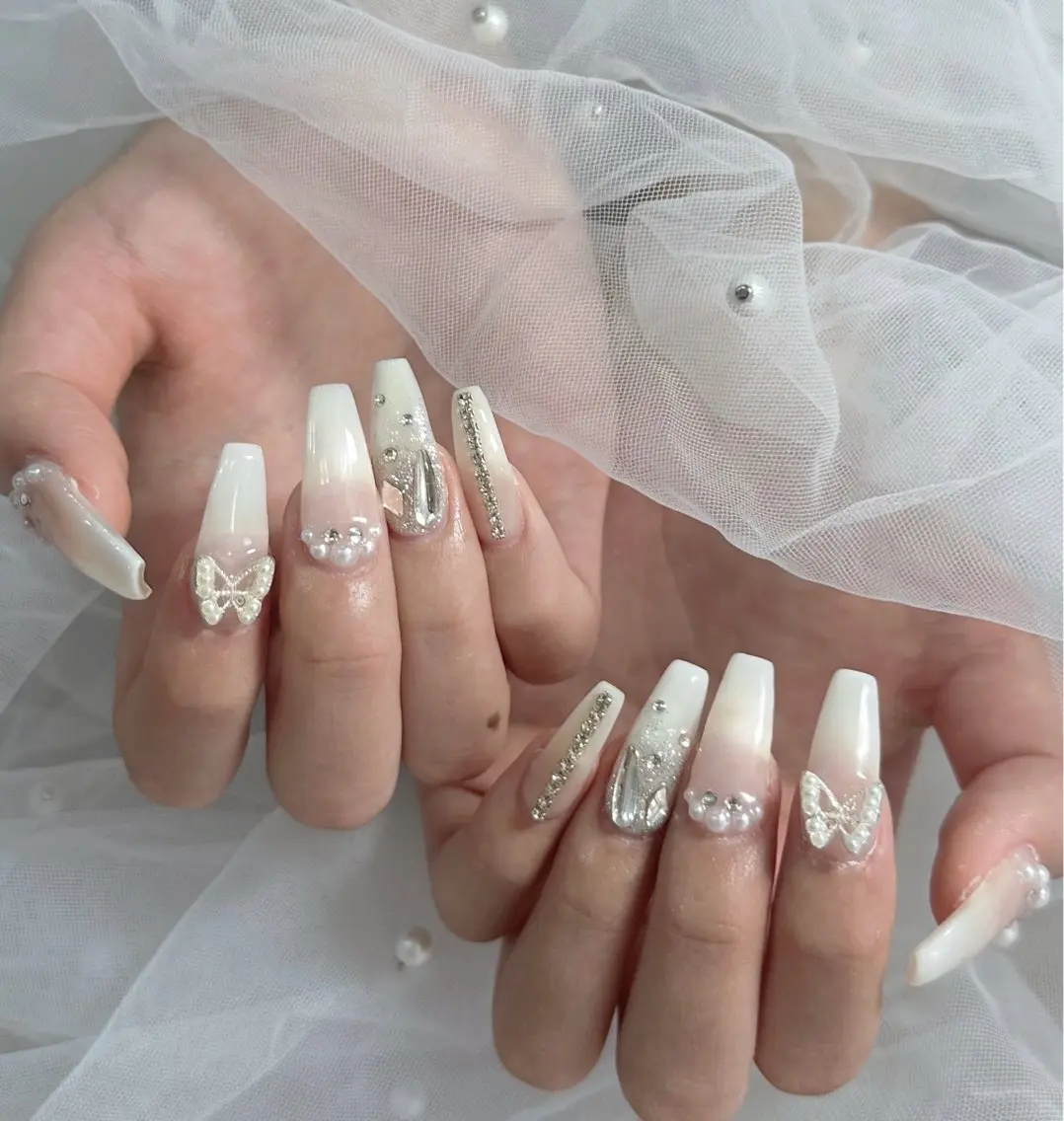 ネイル ハンドネイル LAVISH nanamiのネイルデザイン