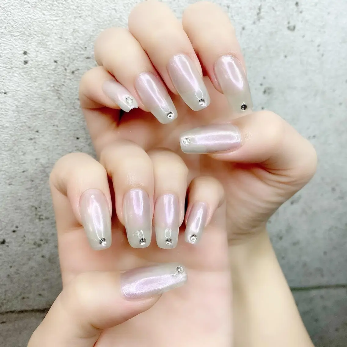 ネイル オーロラネイル ミラーネイル シルバー スクエアネイル Salon Ｋのネイルデザイン