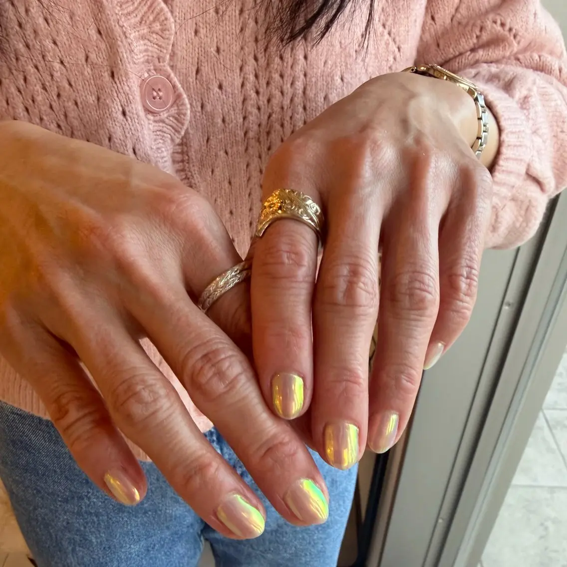 ネイル オーロラネイル WHITE NAIL Nanamiのネイルデザイン