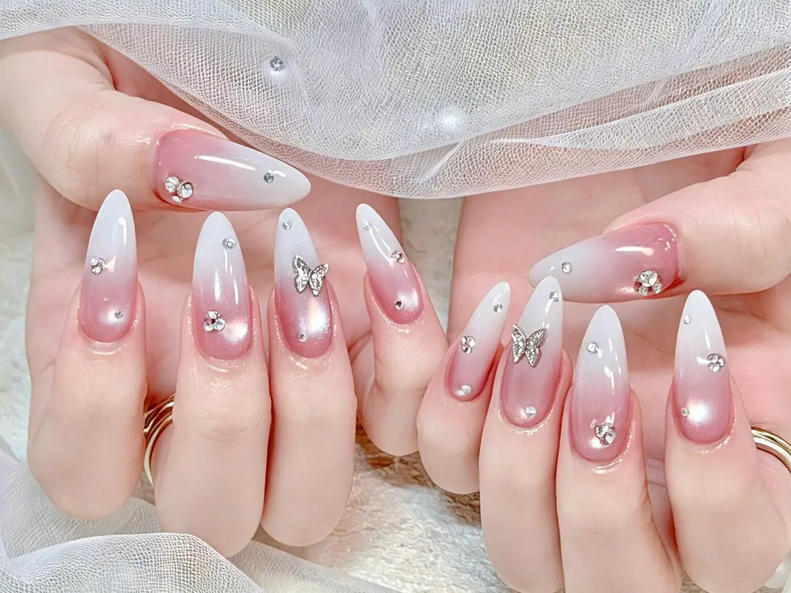 ネイル Luna K.のネイルデザイン