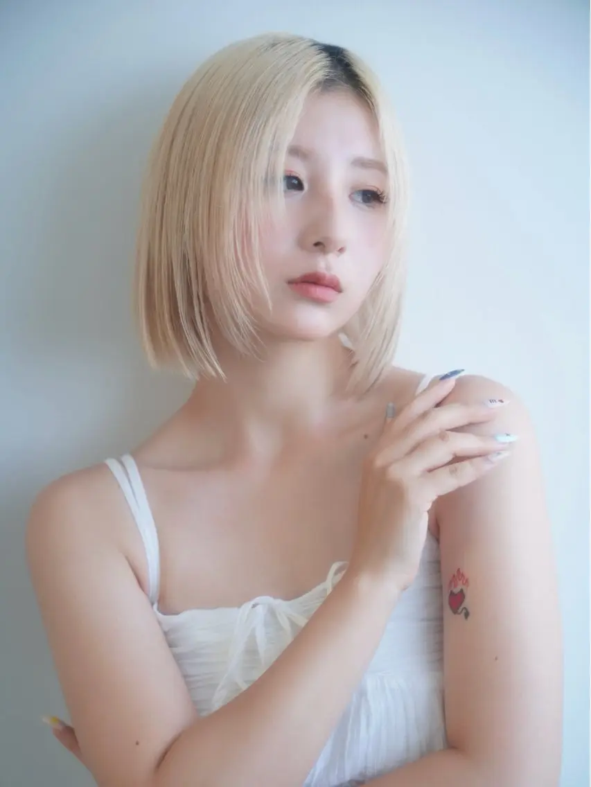 ショート カラー ハイトーンカラー ボブ NAO ナオのヘアスタイル