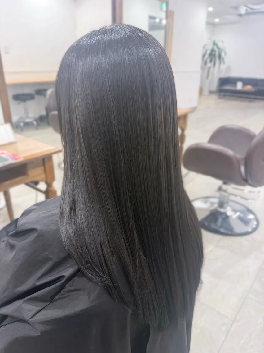 ロング カラー 透明感カラー アベ カイナのヘアスタイル