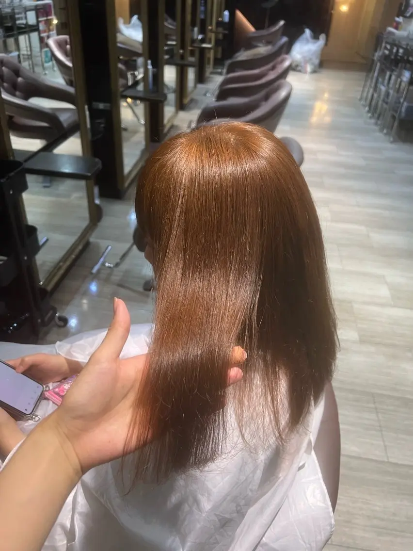 ロング カラー ブラウンカラー ヘアカラー トリートメント Will/ ワカバのヘアスタイル