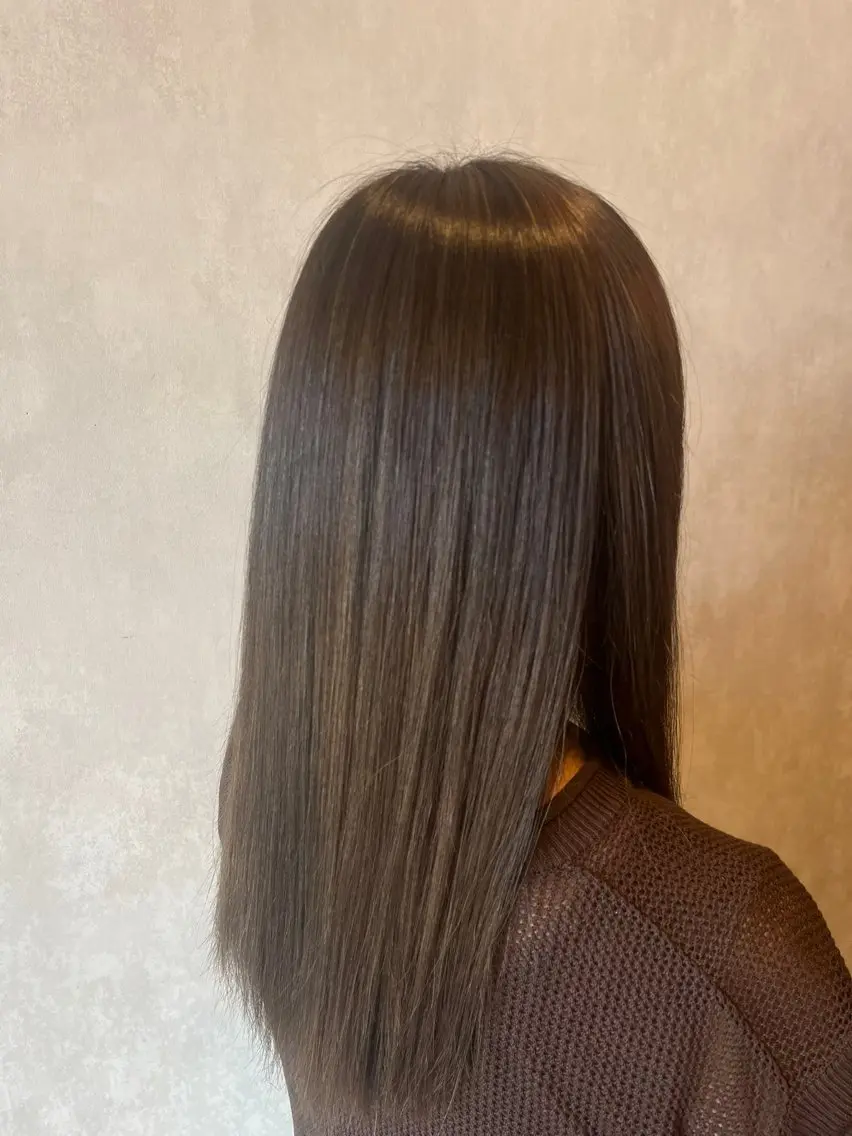 セミロング 森野 麻梨のヘアスタイル