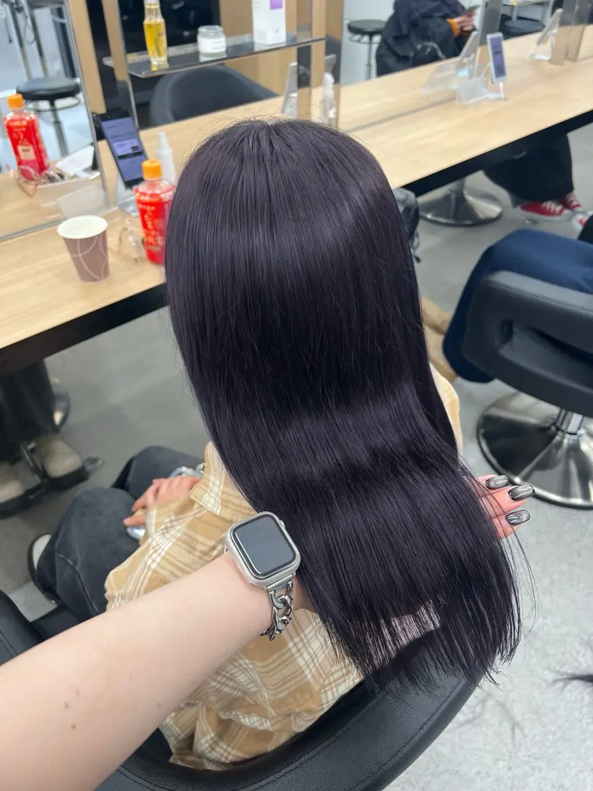 ロング カラー ブリーチ ケアブリーチ 暗髪🩶ラベンダー/ ブルー/ユウナ🤍のヘアスタイル