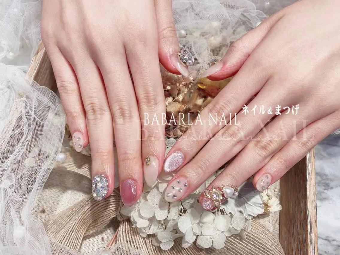 ネイル ジェルネイル ガーリー ピンク ストーンネイル Babarla Nailのネイルデザイン