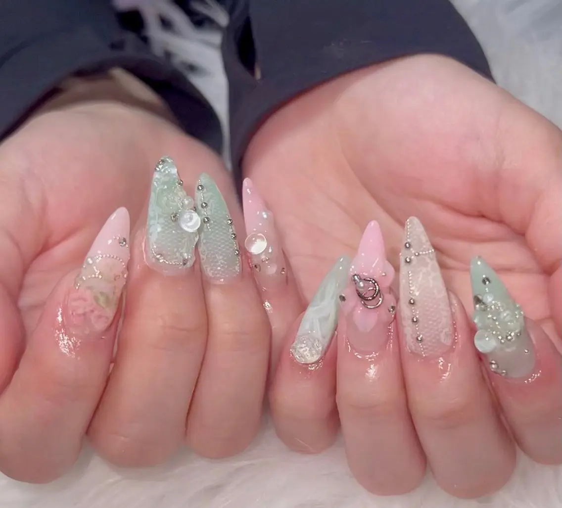 ネイル オーロラネイル 長さ出し フラッシュネイル フレンチネイル ジェルネイル ハンドネイル ハンドケア CiCi Nail Salonのネイルデザイン