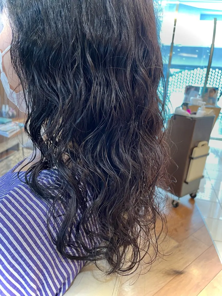 ロング パーマ カット パーマ トリートメント 黒坂 唯奈 /パーマ･ボブ特化のヘアスタイル