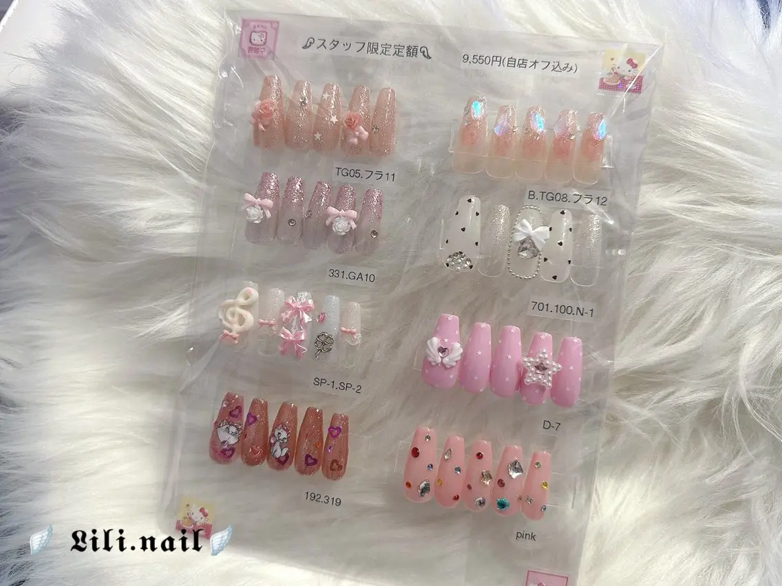 ネイル ハンドネイル フットネイル lili.nail y2k/長さ出しのネイルデザイン