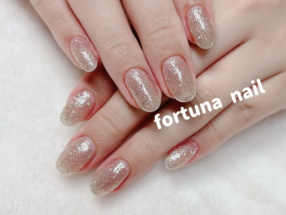 ネイル フラッシュネイル Nail •Head スパFortunaのネイルデザイン